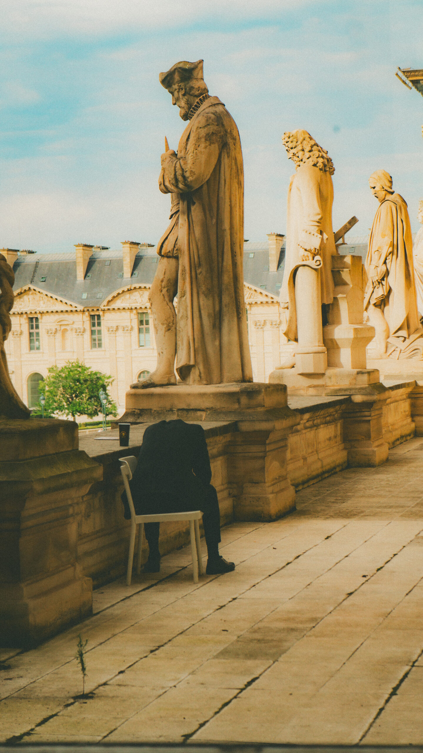 Bodyguards at Louvre